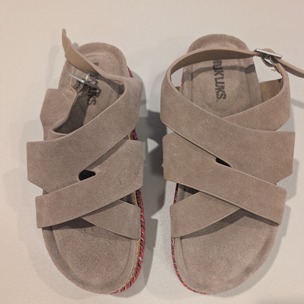 Muk Luks Sandals Boho Detail Size 7.5